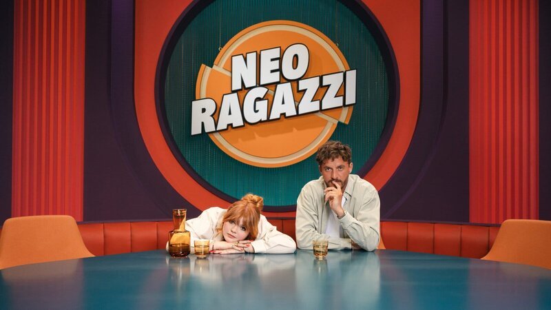 Das Warten hat ein Ende: Sophie Passmann und Tommi Schmitt freuen sich auf eine neue Runde „Neo Ragazzi“ – Bild: ZDF und ben knabe./​ben knabe