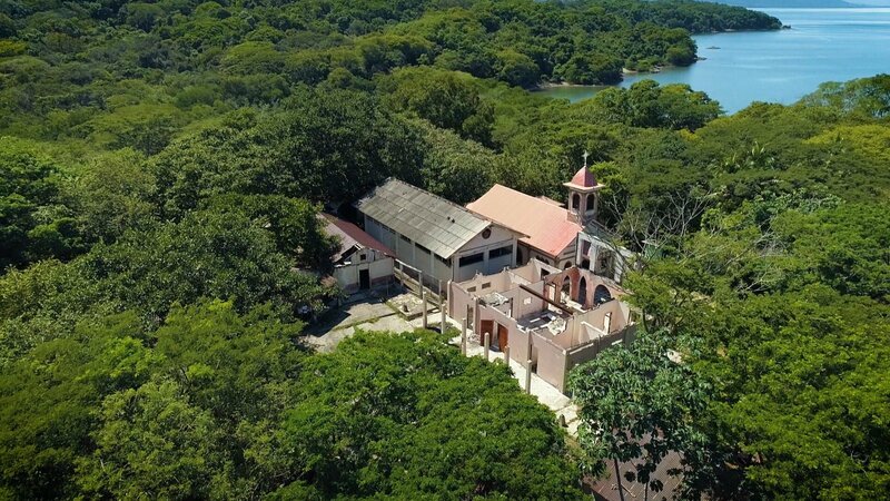 Die malerisch gelegene Insel San Lucas wurde als Gefängnis für einige der berüchtigtsten Verbrecher, Diebe, Mörder und Killer Costa Ricas. – Bild: N24 Doku
