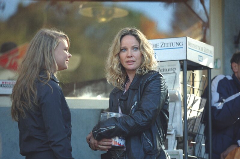 Heiratsschwindlerin mit Liebeskummer – Bild: SAT.1 /​ Astrid Wirth Eigenproduktionsbild frei