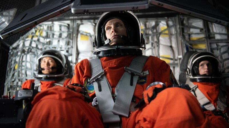 Ein blinder Passagier bringt die Crew eines Raumschiffs auf Marsmission in Lebensgefahr. (Foto: Daniel Dae Kim, Toni Collette, Anna Kendrick) – Bild: RTL Zwei