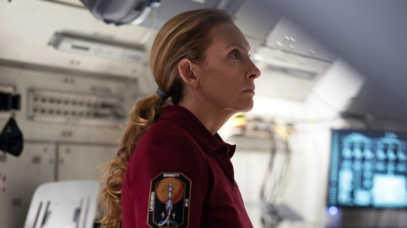 Captain Marina Barnett (Toni Collette) – Bild: RTL Zwei