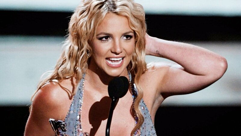 Britney Spears bei den MTV Video Music Awards 2008 – Bild: SRF/​The New York Times und Left/​Right