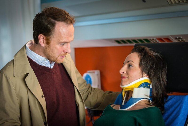 RETEQUATTRO – 1A TV NELLA FOTO: CHRISTOPH JACOBI (HENDRIK REINHARDT) E DAGNY DEWATH (MAUREN) – Bild: ZDF und Boris Laewen./​Boris Laewen