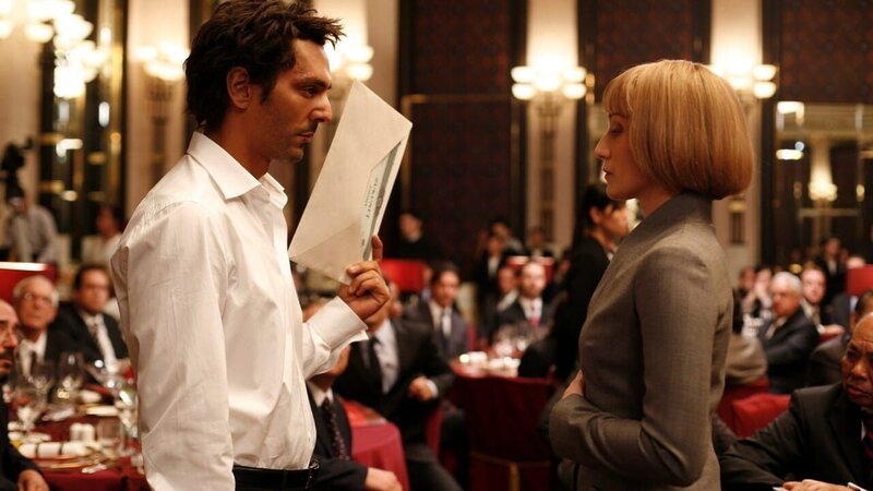 L-R: Largo (Tomer Sisley) und Ann Ferguson (Kristin Scott Thomas) – Bild: bTV – bTV Media Group