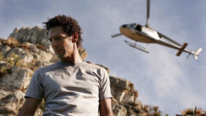 Largo Winch (Tomer Sisley) ist ein Weltenbummler, der oft in haarsträubende, auch lebensgefährliches Situationen gerät. – Bild: ZDF und Thomas Brémond./Thomas Brémond Largo Winch (Tomer Sisley) ist ein Weltenbummler, der oft in haarsträubende, auch lebensgefährliches Situationen gerät. – Bild: ZDF und Thomas Brémond./Thomas Brémond