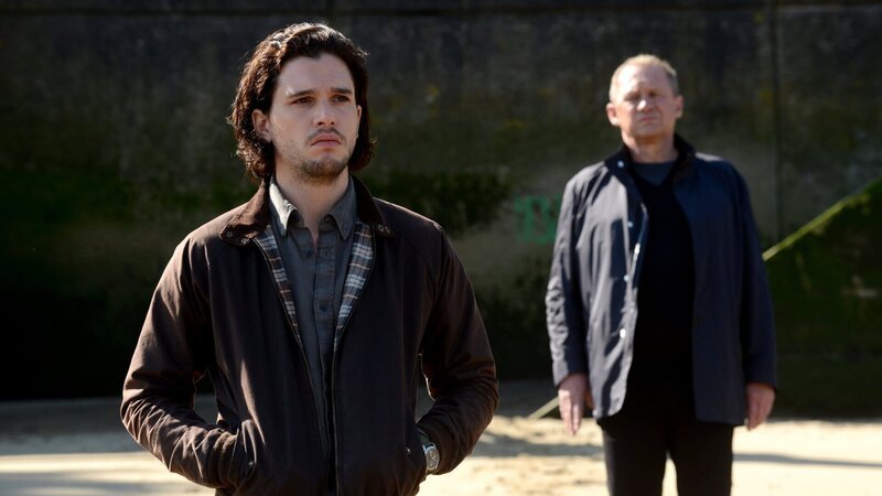 Harry (Peter Firth, r.) erzählt Will (Kit Harington, l.) die Wahrheit über den Tod seines Vaters. – Bild: ZDF und © Spooks Greater Good LImited 2015. Harry (Peter Firth, r.) erzählt Will (Kit Harington, l.) die Wahrheit über den Tod seines Vaters. – Bild: ZDF und © Spooks Greater Good LImited 2015.