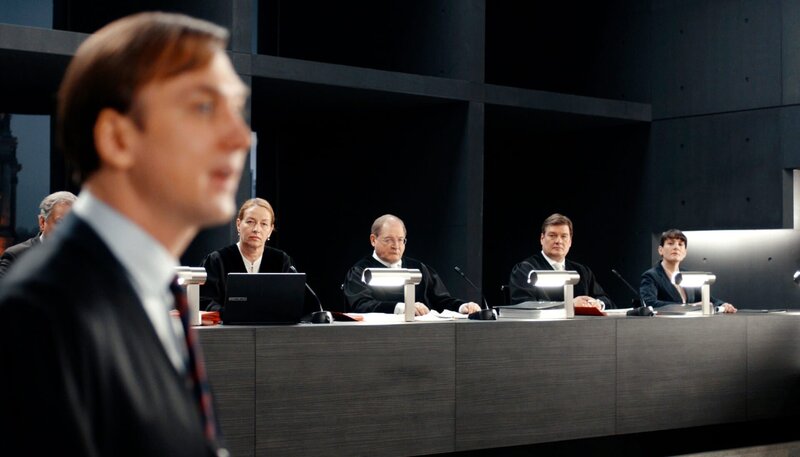 Terror - Ihr Urteil – Bild: ZDF und ARD Degeto/​Moovie GmbH/​Julia Terjung.