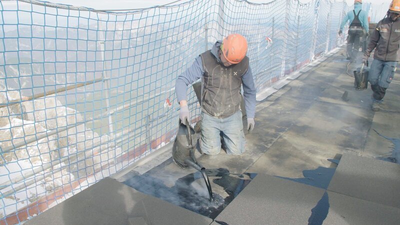 Während der mehr als vier Kilometer langen Fahrt klettert die „Zugspitzbahn“ in eine Höhe von 1.945 Metern. – Bild: N24 Doku Während der mehr als vier Kilometer langen Fahrt klettert die „Zugspitzbahn“ in eine Höhe von 1.945 Metern. – Bild: N24 Doku