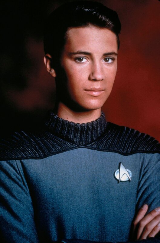 Syfy/​ TM & (C) 2011 CBS Studios Inc.,Gallery, Raumschiff Enterprise Das nachste Jahrhundert Wil Wheaton (Ensign Wesley Crusher) (C)Syfy/​ TM & (C) 2011 CBS Studios Inc. – Bild: SYFY TM & © 2011 CBS Studios Inc. ©SYFY Photocredit Mandatory, Editorial Use Only, NO archive, NO Resale