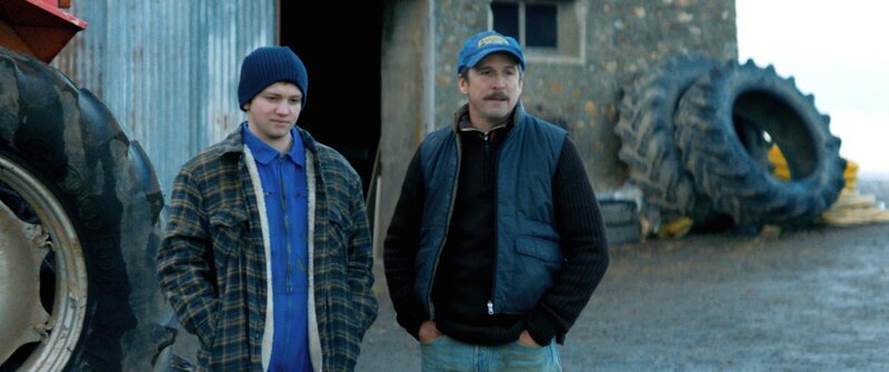 Anthony Bajon, Guillaume Canet – Bild: PLURIMEDIA (Diaphana Distribution /​ Nord-Ouest Films /​ France 2 Cinéma /​ Artémis Productions /​ Caneo Films /​ RTBF /​ Voo)
