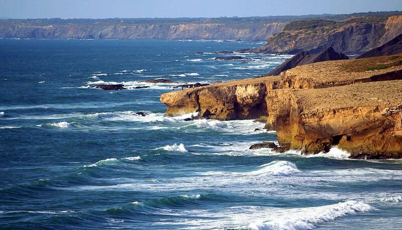 NDR Fernsehen MARETV, „Portugal: Algarve“, am Donnerstag (03.01.13) um 20:15 Uhr. Vom Atlantik zerfurcht – Die Felsküste im Westen der Algarve. – Bild: phoenix/NDR/Jörg Hammermeister NDR Fernsehen MARETV, „Portugal: Algarve“, am Donnerstag (03.01.13) um 20:15 Uhr. Vom Atlantik zerfurcht – Die Felsküste im Westen der Algarve. – Bild: phoenix/NDR/Jörg Hammermeister