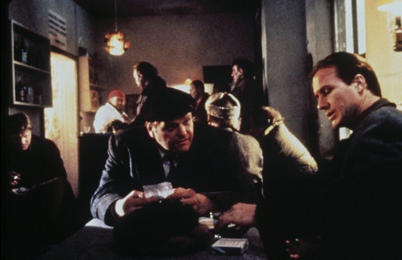 Nach anfänglichem Misstrauen beschließen die beiden unterschiedlichen Polizisten William Kirwill (Brian Dennehy, li.) und Arkady Renko (William Hurt, re.), in dem Fall heimlich zusammenzuarbeiten … – Bild: Orion Pictures Corporation Lizenzbild frei Nach anfänglichem Misstrauen beschließen die beiden unterschiedlichen Polizisten William Kirwill (Brian Dennehy, li.) und Arkady Renko (William Hurt, re.), in dem Fall heimlich zusammenzuarbeiten … – Bild: Orion Pictures Corporation Lizenzbild frei