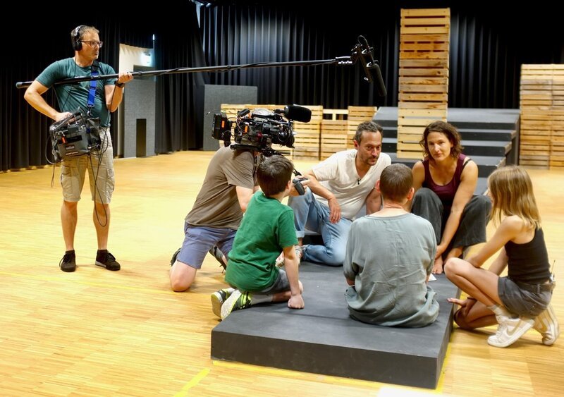 6 Tellenbuben – Die Geschichte der Altdorfer Tellspiele. – Bild: SRF, Mesch & Ugge AG / ZDF 6 Tellenbuben – Die Geschichte der Altdorfer Tellspiele. – Bild: SRF, Mesch & Ugge AG / ZDF