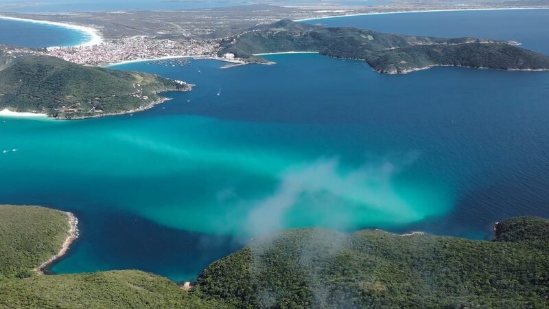 In Rio de Janeiro verästeln sich Land und Meer zu traumhaften Buchten. – Bild: Skyworks /​ ZDF und Skyworks