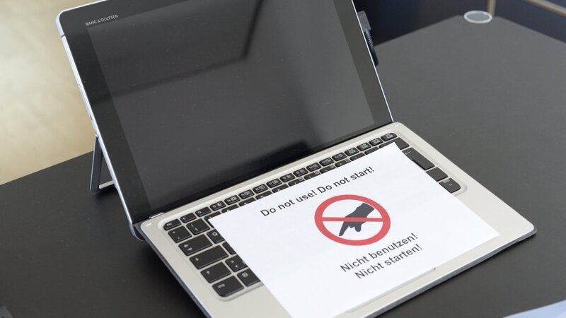 Aus Sicherheitsgründen mussten alle Geräte stillgelegt werden. – Bild: Martin Kaeswurm, beckground tv Aus Sicherheitsgründen mussten alle Geräte stillgelegt werden. – Bild: Martin Kaeswurm, beckground tv