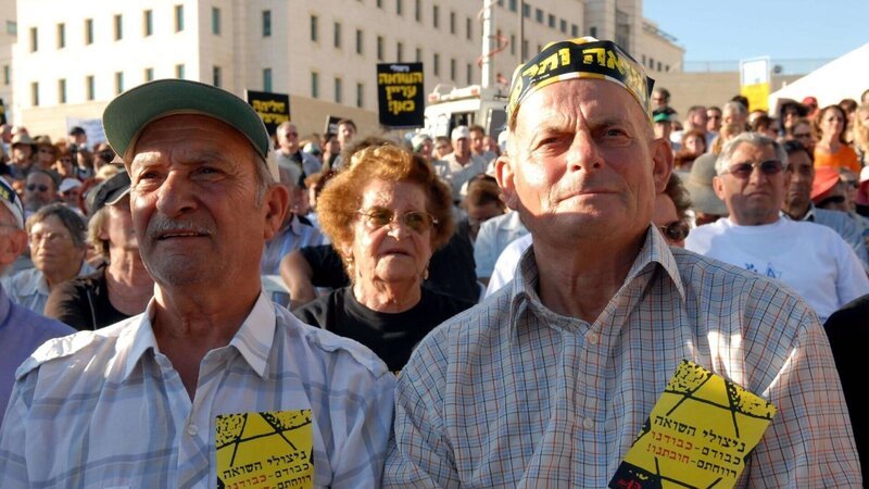 Holocaustüberlebende demonstrieren 2007 in Jerusalem für ihre Rechte. – Bild: ZDF und WENN/​SIPA