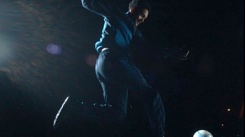 Elf Mal Morgen: Junge Kicker – Bild: rbb/​Makito Kumazawa