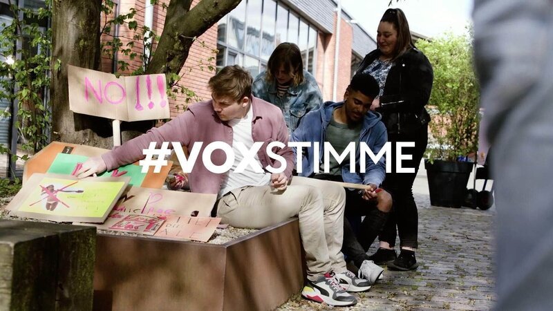 VOX zeigt Haltung und das täglich. Tagesaktuell bringen Promis und Nicht-Promis ihre Meinung zu einem bestimmten Thema auf den Punkt. – Bild: TVNOW