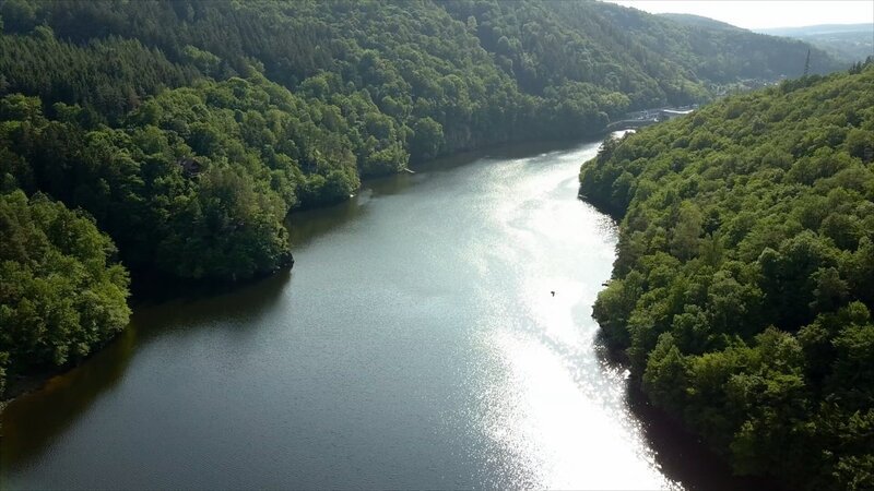 Ein Fluss bei Stechovice – Bild: ZDFinfo