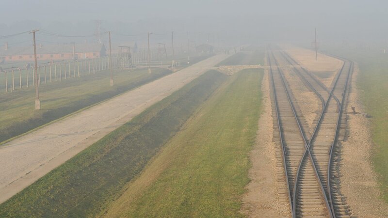 Konzentrationslager Auschwitz-Birkenau. – Bild: ZDF und Zadig Productions