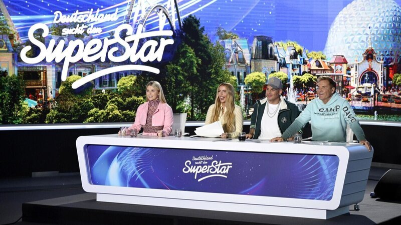 Die Jury mit (v.l.) Beatrice Egli, Loredana, Pietro Lombardi und Dieter Bohlen. – Bild: RTL /​ Markus Hertrich