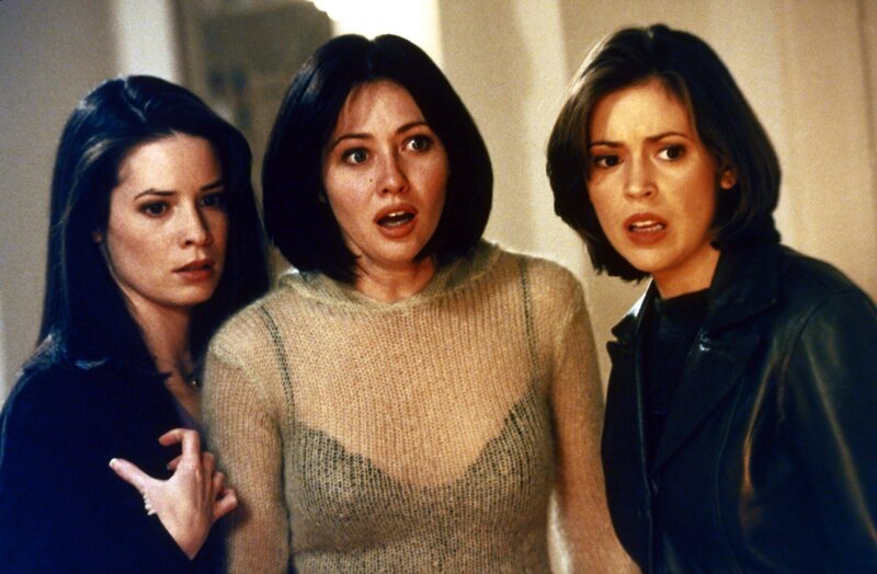 Piper (Holly Marie Combs), Prue (Shannen Doherty), Phoebe (Alyssa Milano) – Bild: CBS Studios Inc.