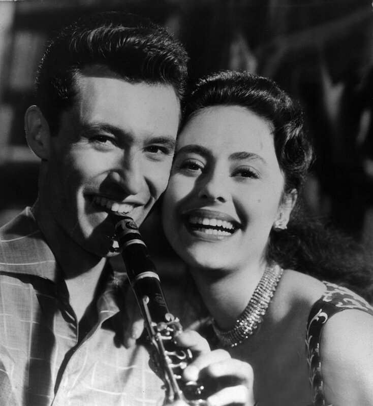 Liebe, Tanz und 1000 Schlager – Bild: ORF/​CCC Film