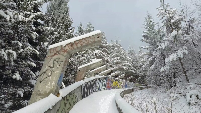 Die Bob- und Rodelbahn war bei ihrer Erbauung eine der modernsten ihrer Zeit – Bild: TCB Media Rights