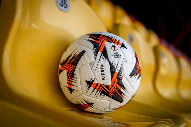 Der UEFA Europa League Ball. – Bild: ServusTV / Manuel Seeger Der UEFA Europa League Ball. – Bild: ServusTV / Manuel Seeger