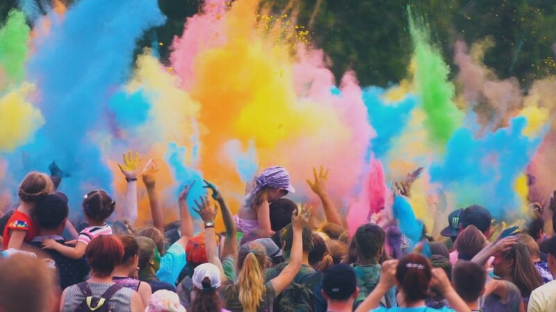 Farben steuern unsere Aufmerksamkeit, sie wirken auf unsere Sinne und prägen damit – bewusst oder unbewusst – unsere Wahrnehmung der Welt. – Bild: Curiosity Channel