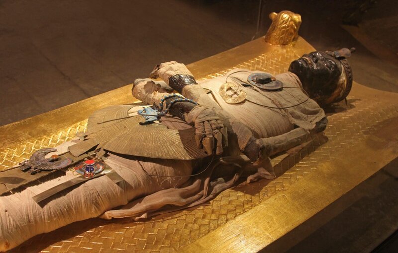 Mumienkörper aus dem alten Ägypten, durch Mumifizierung erhalten. – Bild: Depositphotos