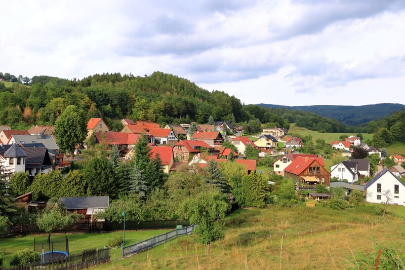 View to the little village of Elmenthal, Thuringia – Bild: Dynamoland/​depositphotos