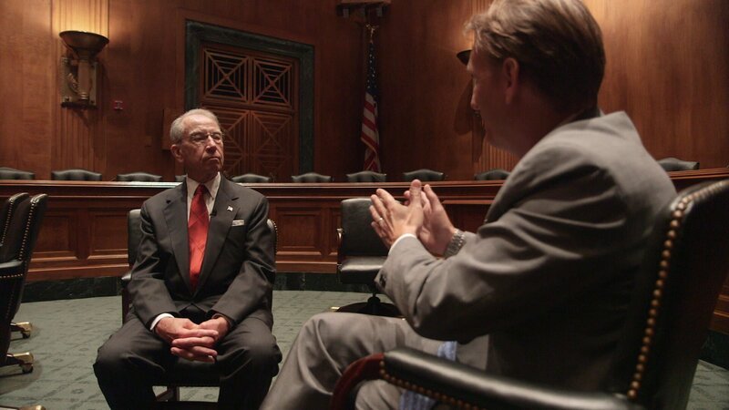 In Washington DC Senator Charles Grassley and World Energys Gene Gebolys talk. – Bild: Discovery Channel /​ Discovery Communications