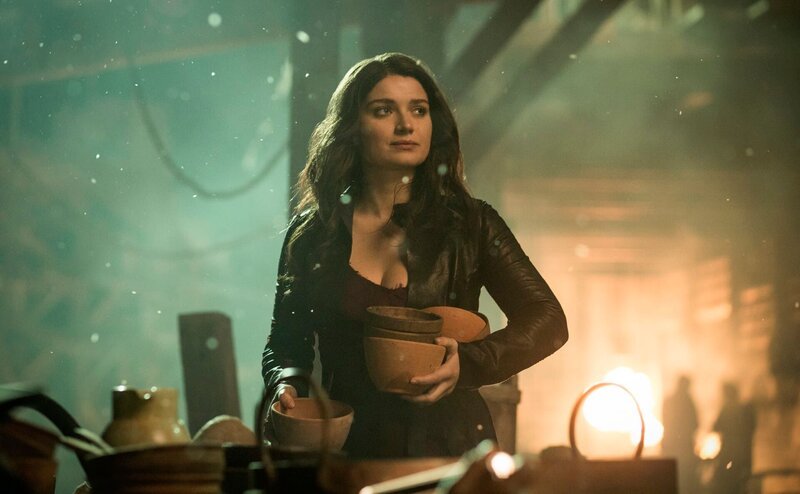 Marian (Eve Hewson) – Bild: Attila Szvacsek