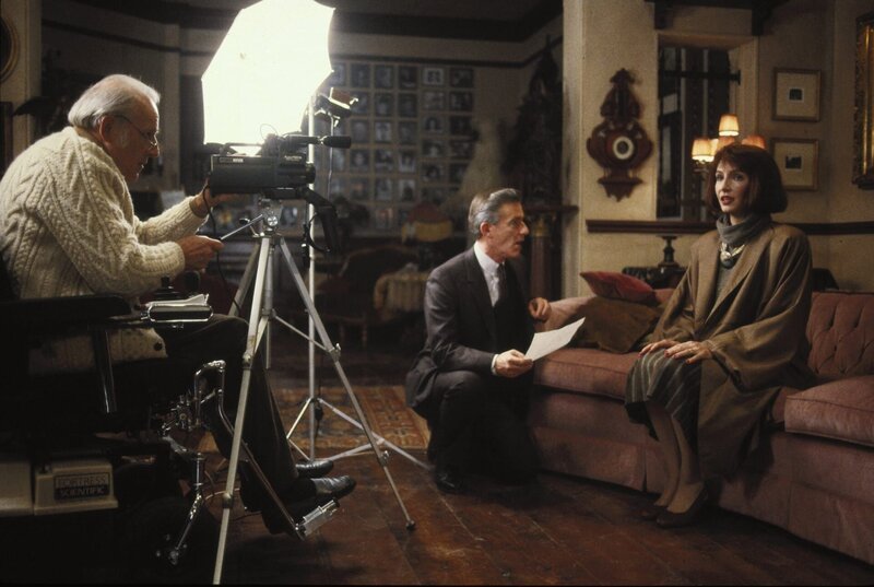 L-R: Dr. Joseph Lewis (Jan Rubes) Mr. Murray (Roddy McDowall) und Julie Rose (Mary Steenburgen) – Bild: port.hu L-R: Dr. Joseph Lewis (Jan Rubes) Mr. Murray (Roddy McDowall) und Julie Rose (Mary Steenburgen) – Bild: port.hu