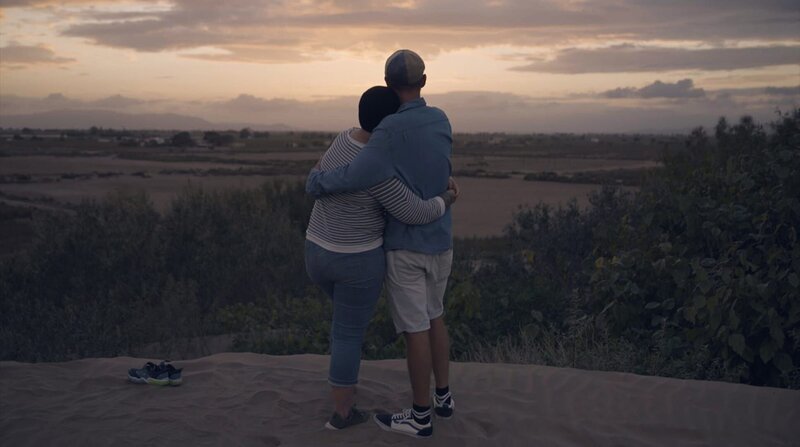 Der junge Witwer Max hat vor kurzem Liv kennengelernt. Als Max zu einer langen Campertour durch Spanien aufbricht, reist Liv für zwei Wochen zu ihm. – Bild: ZDF/MDR/SWR/AV Medien Der junge Witwer Max hat vor kurzem Liv kennengelernt. Als Max zu einer langen Campertour durch Spanien aufbricht, reist Liv für zwei Wochen zu ihm. – Bild: ZDF/MDR/SWR/AV Medien