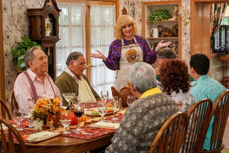 v.li.: Pops (George Segal), Ben ‚Pop-Pop‘ Goldberg (Judd Hirsch), Beverly Goldberg (Wendi McLendon-Covey). – Bild: ORF/​Sony Pictures/​ABC/​Richard Cartwright