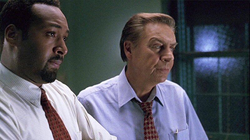 L-R Detective Ed Green(Jesse L. Martin),Detective Lennie Briscoe(Jerry Orbach) – Bild: NBC Universal, Inc