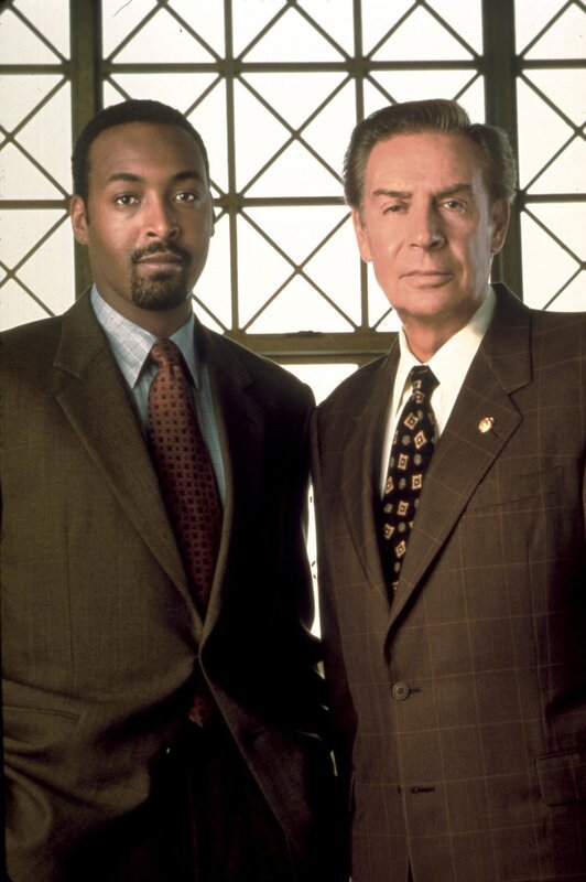 Law & Order Season10, regie USA 1999⁠–⁠2000, Darsteller Jesse L. Martin, Jerry Orbach – Bild: NBC Universal