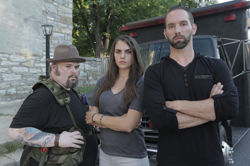 L-R: Bill Hartley, Elizabeth Saint and Nick Groff. – Bild: TLC