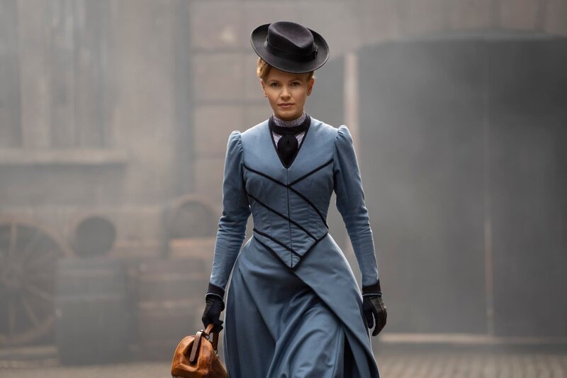 Eliza Scarlet (Kate Phillips) – Bild: Bernard Walsh