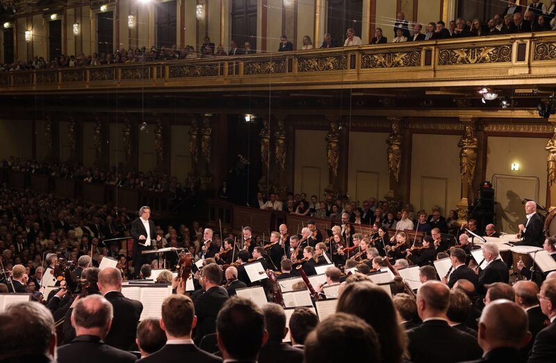 Riccardo Muti mit den Wiener Philharmonikern. – Bild: ORF/​Hans Leitner