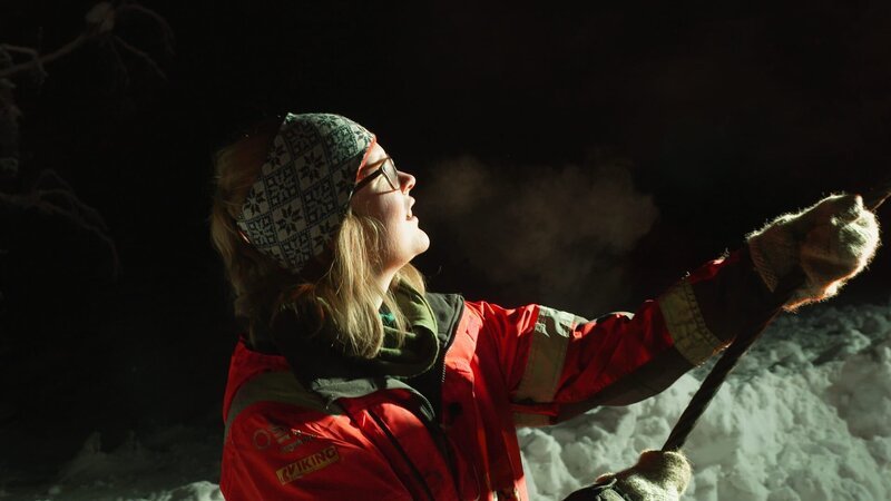 Trainee Nurse Ane Kristine on her first ever trailer rescue. (National Geographic) – Bild: National Geographic