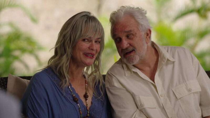 Cookie (Carolyn Bock) und Colt (Kim Knuckey) – Bild: AXN