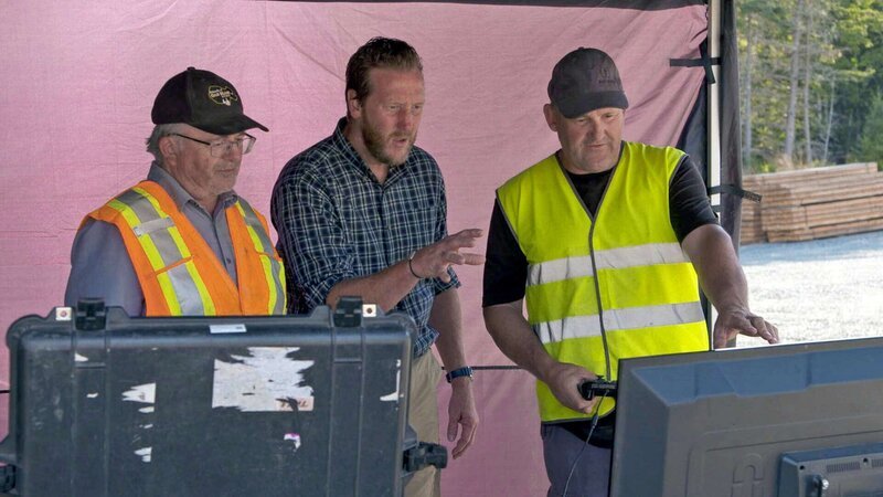 Matty Blake (m.), Charles Barkhouse (l.), Scott Barlow (r.) – Bild: THE HISTORY CHANNEL /​ Prometheus Entertainment