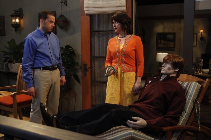 Alan (Jon Cryer, l.) und Rose (Melanie Lynskey, r.) – Bild: Turner /​ WARNER BROS. ENTERTAINMENT INC.
