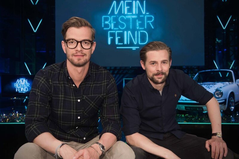 Eben noch Freund, plötzlich Feind – was kann eine gute Freundschaft aushalten und wie weit geht man für sie? Joko Winterscheidt (36) und Klaas Heufer-Umlauf (31) stellen das in der zweiten Staffel erneut auf die Probe … – Bild: Claudius Pflug /​ ProSieben