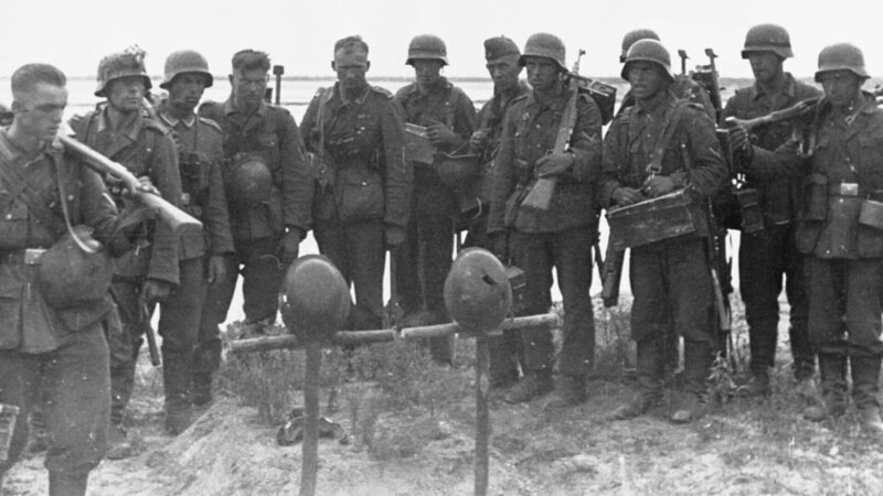 Millionen deutsche Männer kämpften als Soldaten im Zweiten Weltkrieg – Alltag und Schrecken lagen dicht beieinander. – Bild: ZDF und Josef Haindmann./​Josef Haindmann