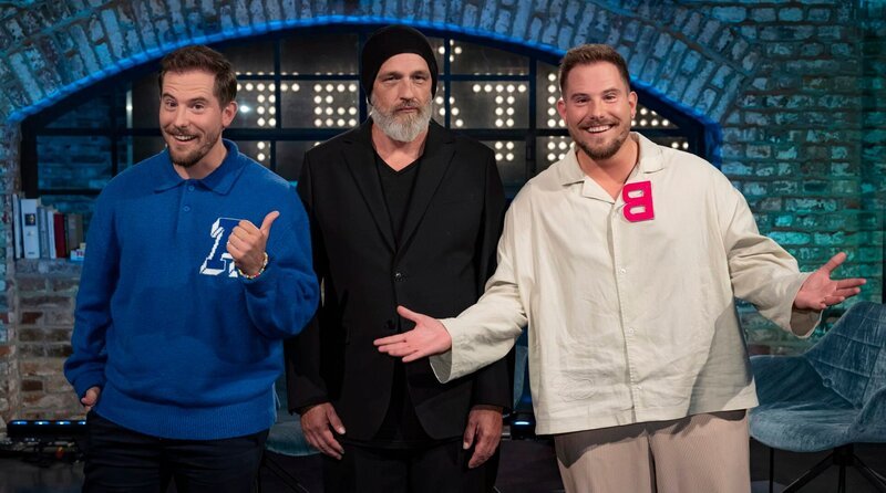(v.l.n.r.) Dennis Wolter, Torsten Sträter und Benni Wolter. – Bild: WDR/​Ben Knabe