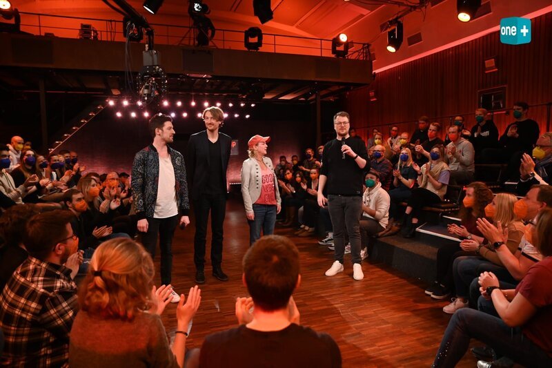 Mitte L-R: Frank Richter, Jochen Prang, Mirja Boes, Maxi Gstettenbauer – Bild: Julia Feldhagen /​ Julia Feldhagen Fotografie /​ CH Media
